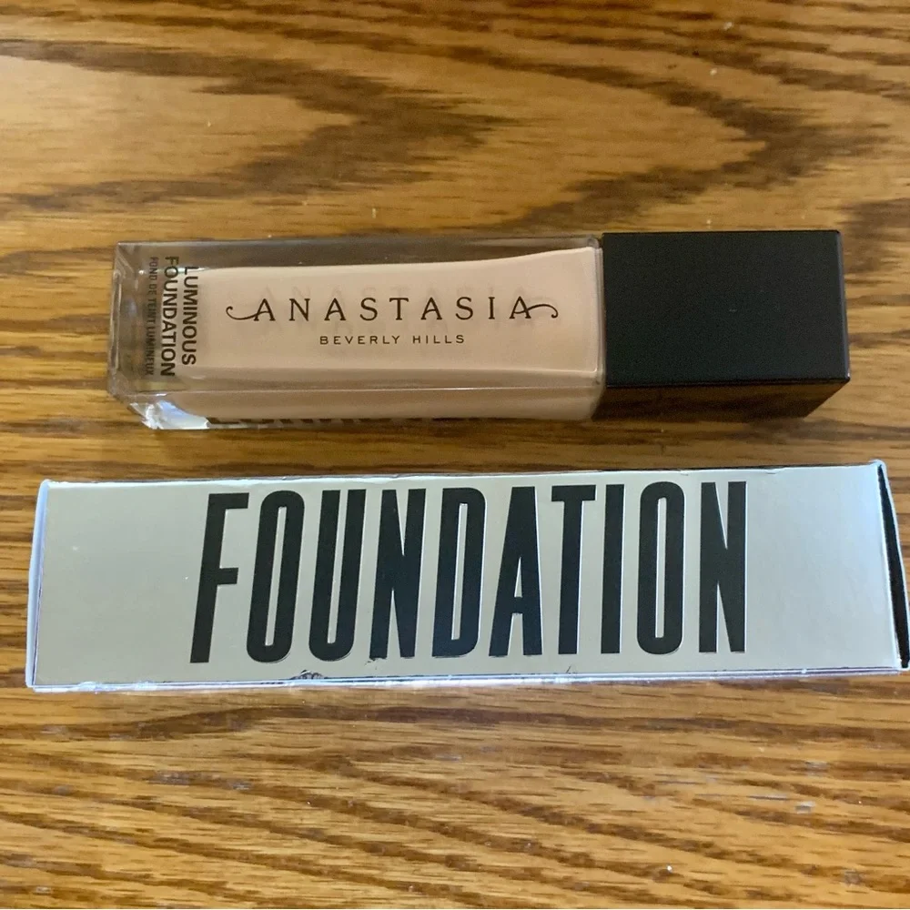 Anastasia Luminous Foundation